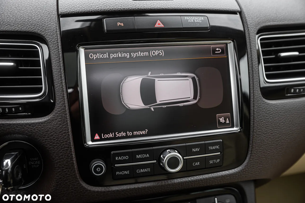 Volkswagen Touareg 3.0 V6 TDI BMT R-Style - 29
