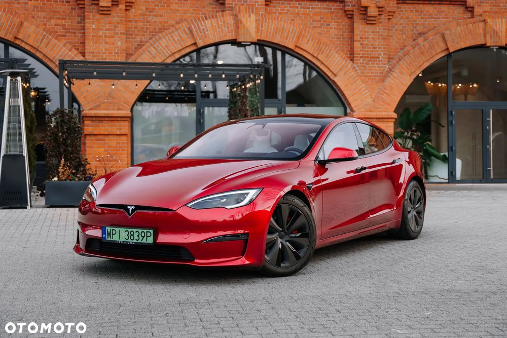 Tesla Model S - 8