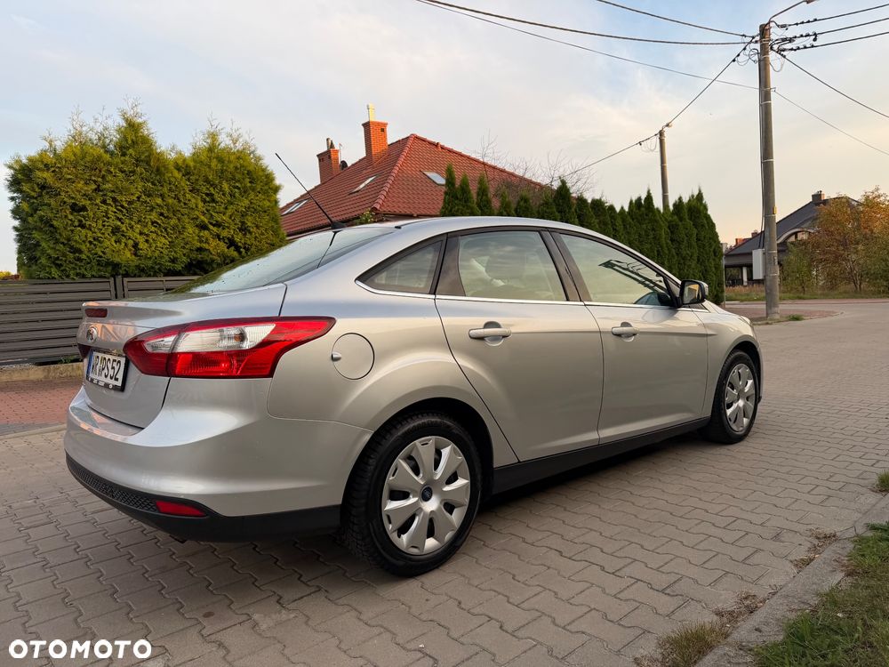Ford Focus 1.6 Ti-VCT Titanium - 16