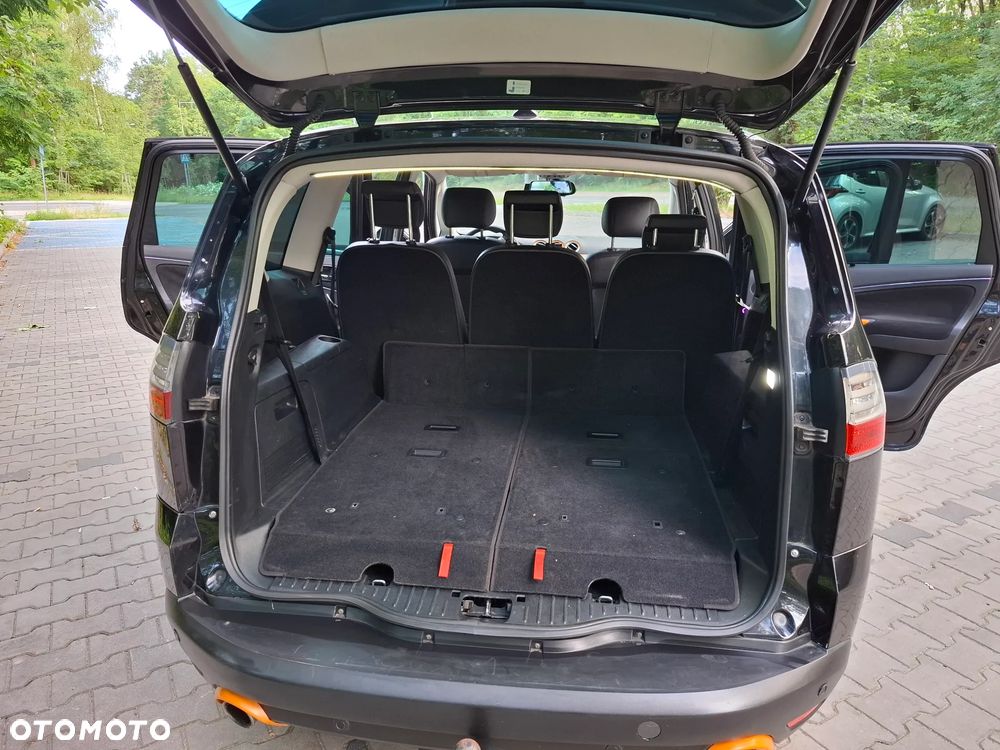 Ford S-Max - 13