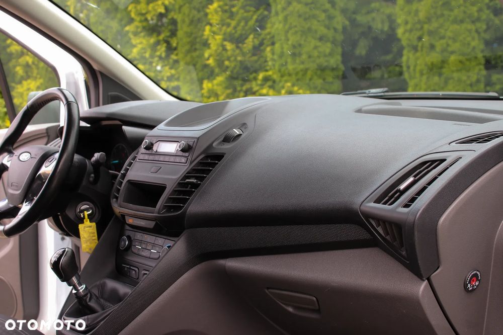 Ford Connect MAX - 20