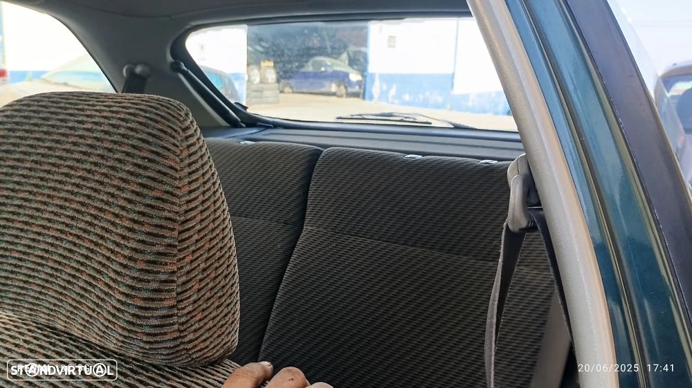 Honda Civic 1.4i S - 5