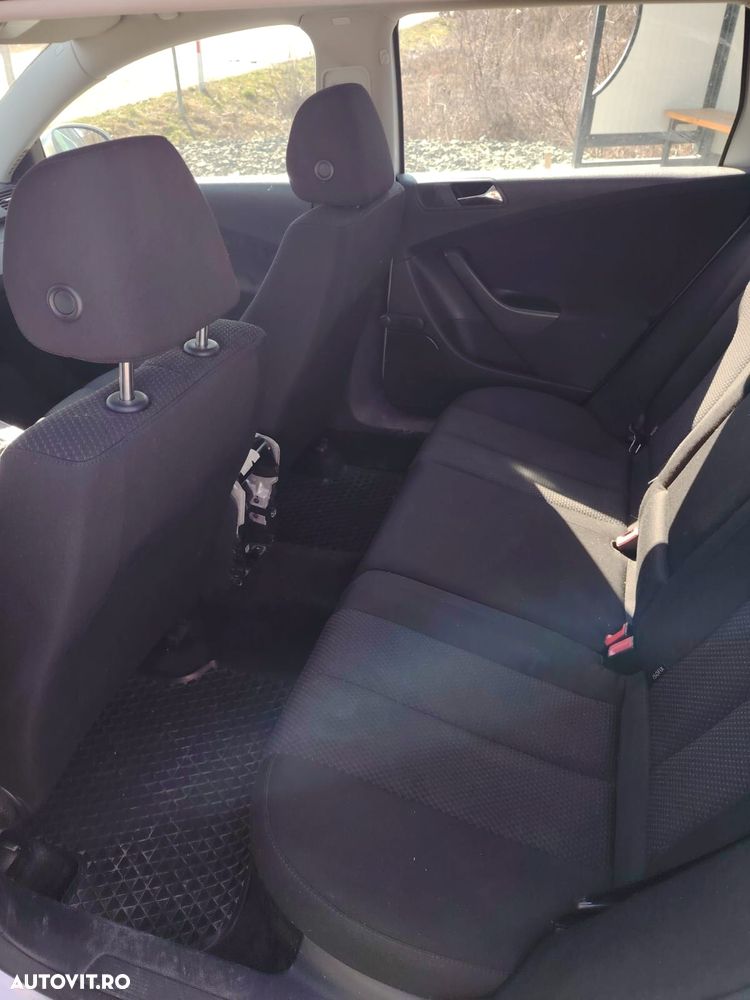 Volkswagen Passat 2.0 TDI Trendline DPF DSG - 6