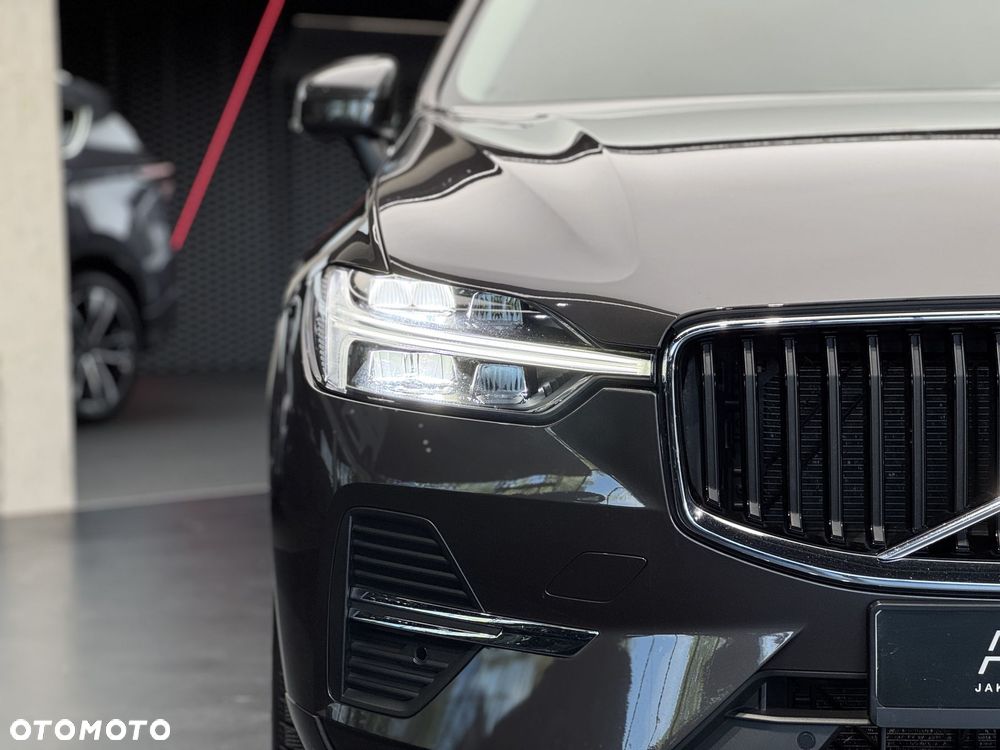 Volvo XC 60 B4 B Momentum Pro - 40