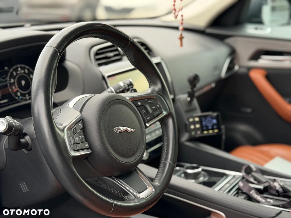 Jaguar F-Pace 30t AWD Portfolio - 23