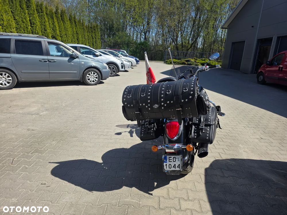 Suzuki Intruder - 3