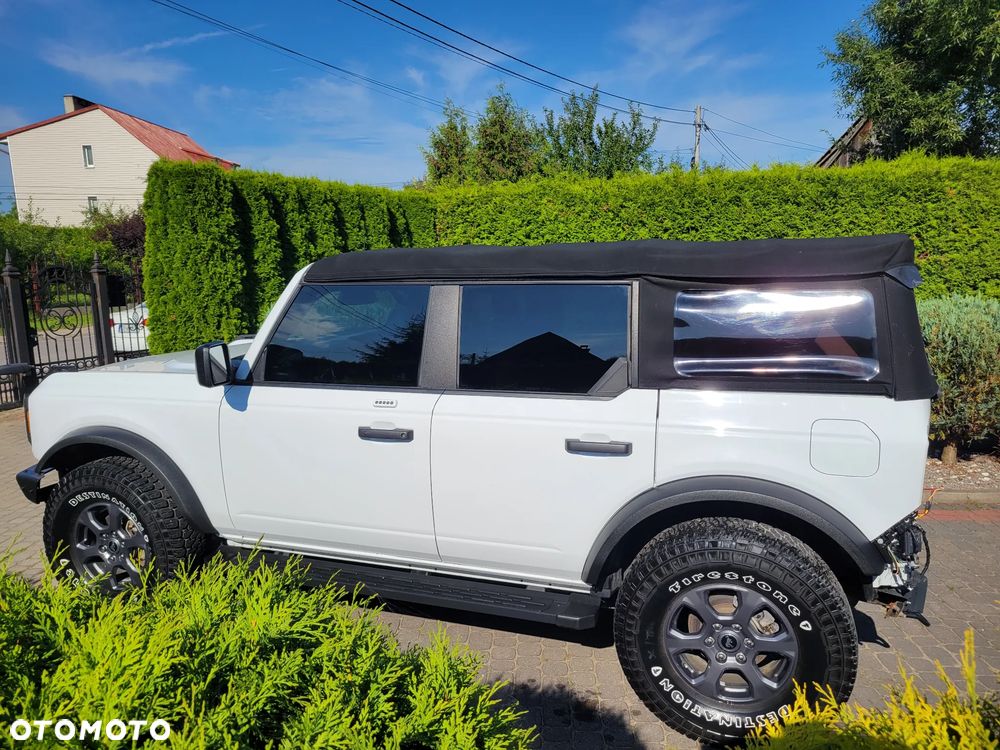 Ford Bronco - 7