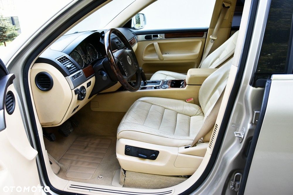 Volkswagen Touareg - 12