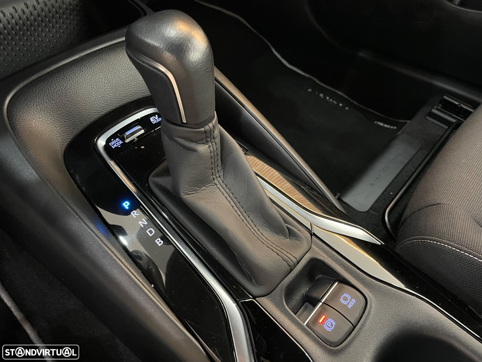 Toyota Corolla 1.8 Hybrid Exclusive - 21