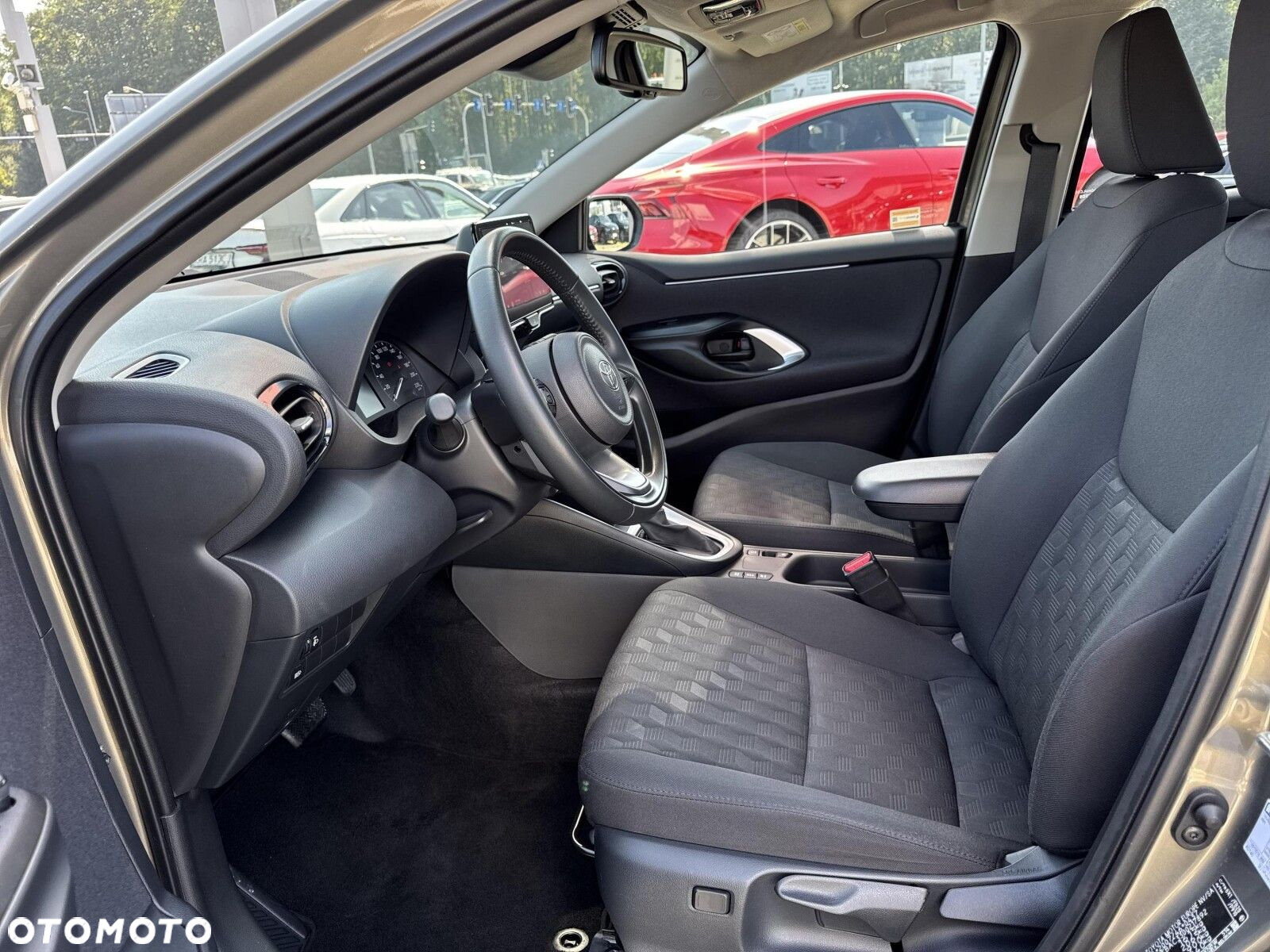 Toyota Yaris - 10