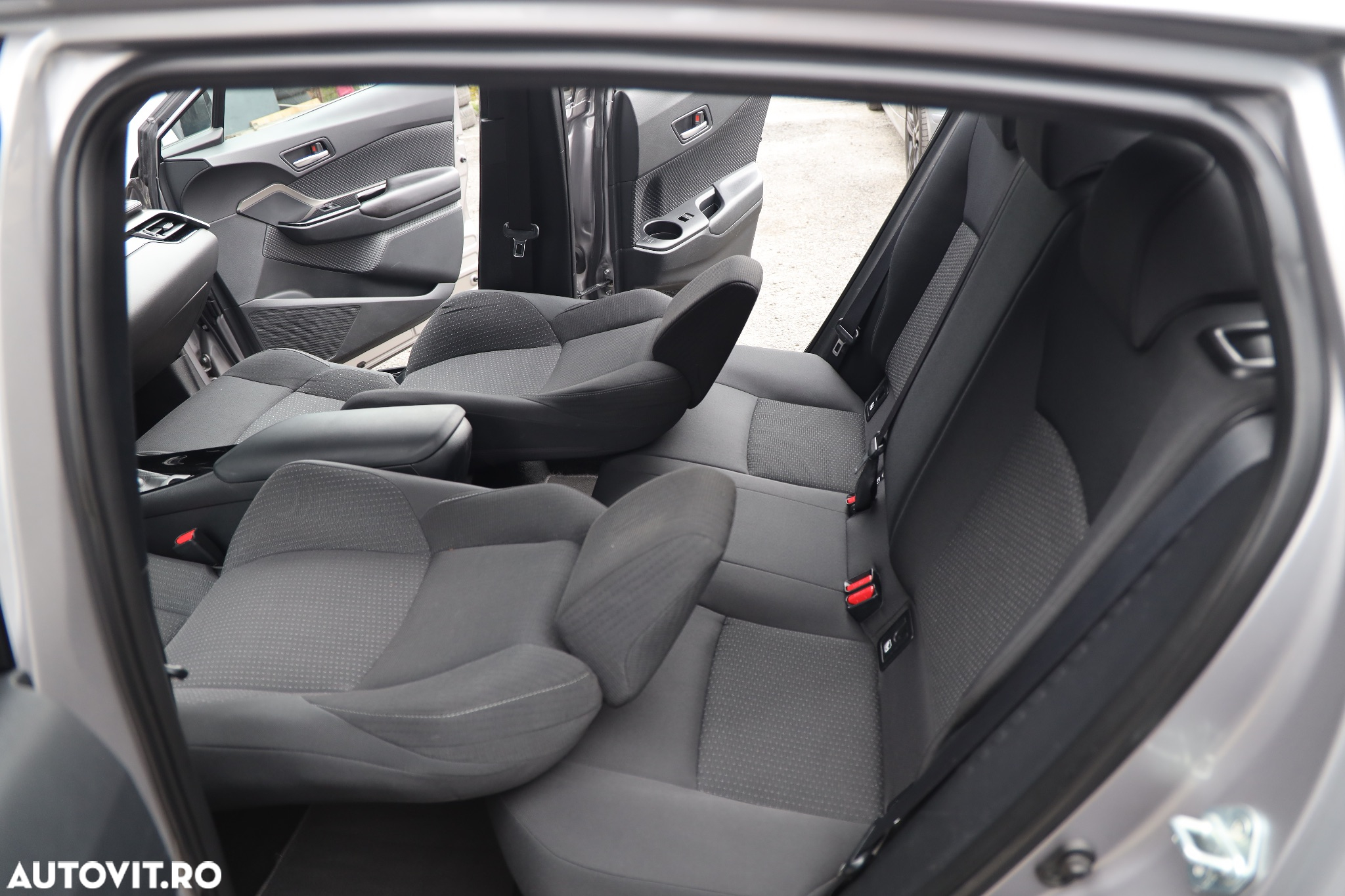 Toyota C-HR 1.8 Hybrid Flow - 11