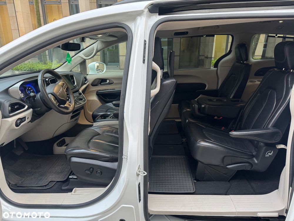 Chrysler Pacifica - 18