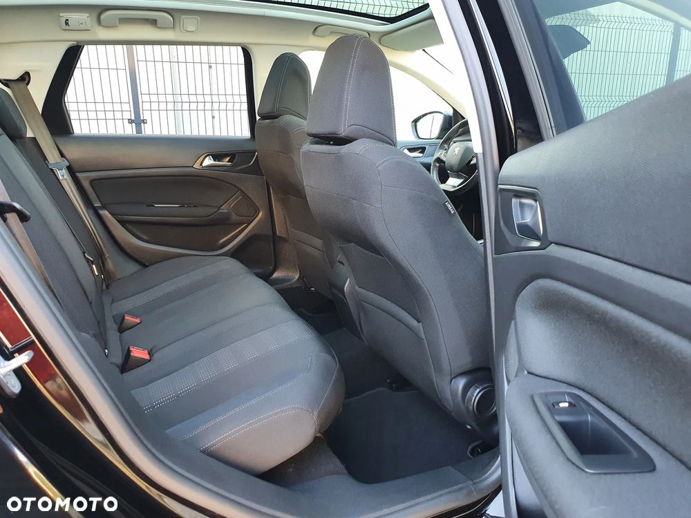 Peugeot 308 BlueHDi 180 EAT8 Stop & Start GT - 31