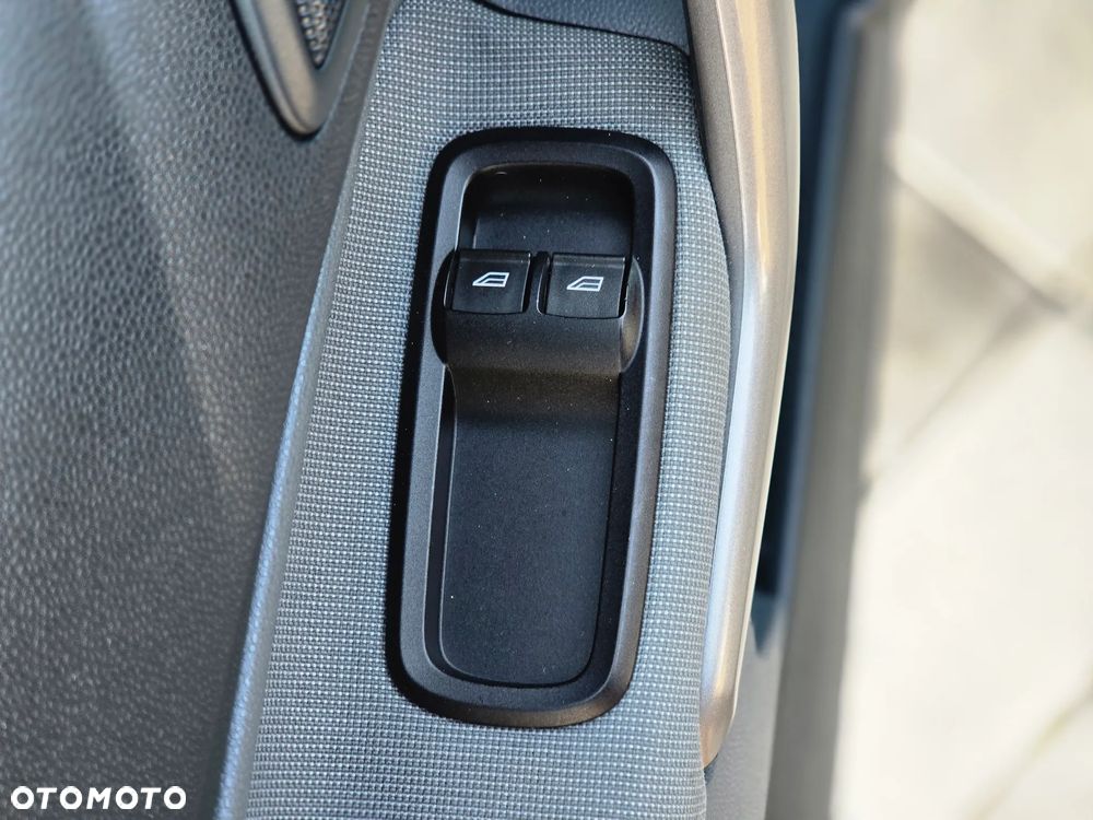 Ford Fiesta 1.25 Ambiente - 32