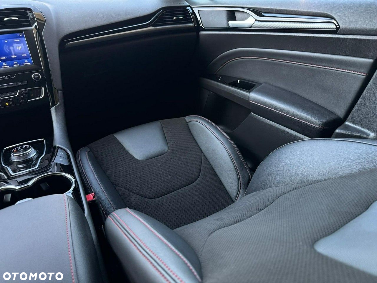 Ford Mondeo - 26