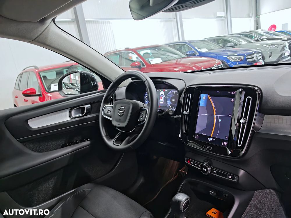 Volvo XC 40 T3 Momentum Pro - 11