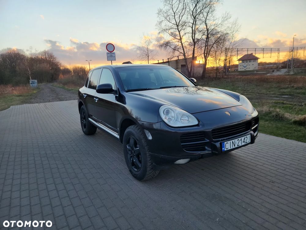 Porsche Cayenne - 2