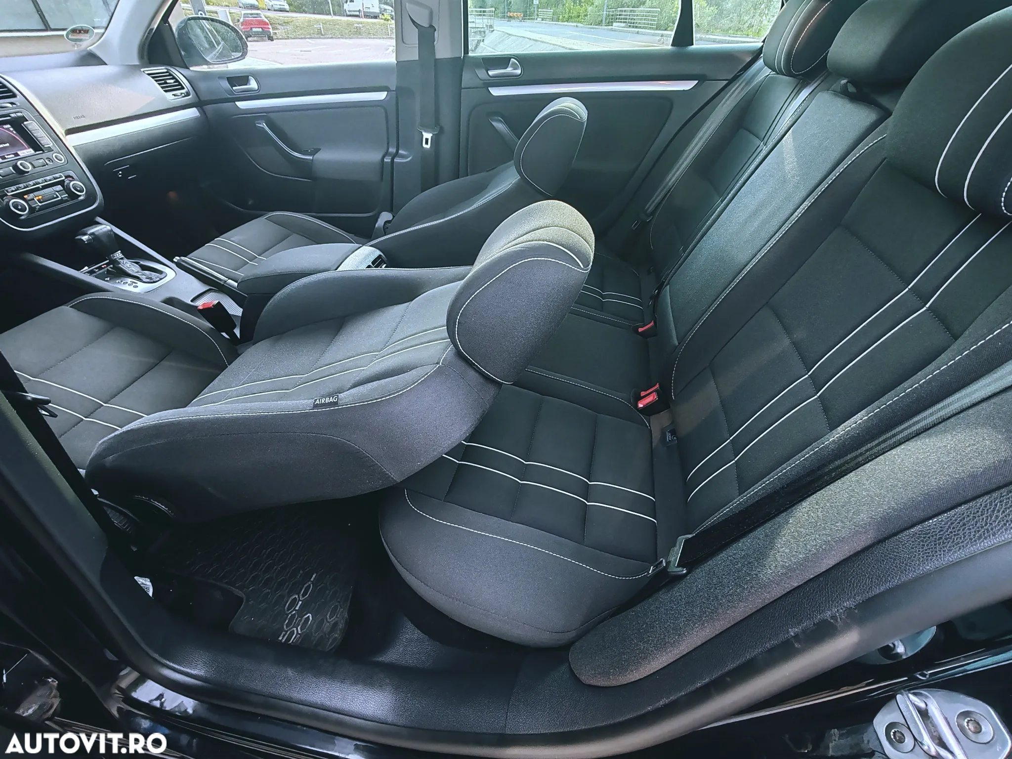 Volkswagen Jetta 1.6 TDI DSG Comfortline - 10