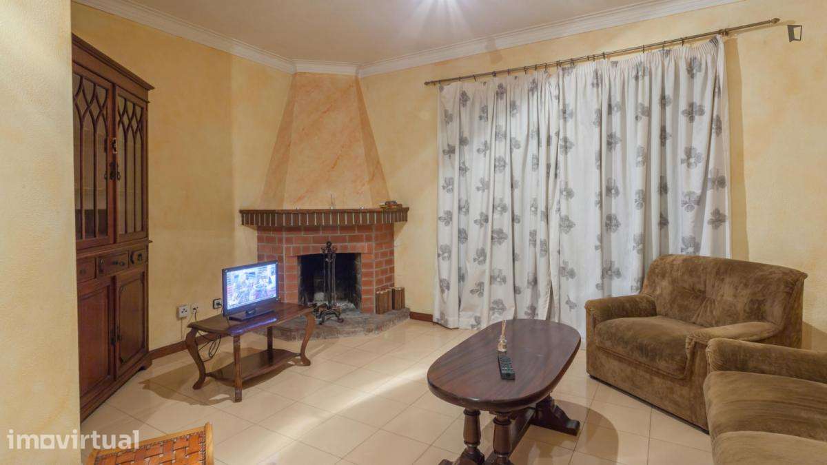 Quarto - localizado em Maia - Grande imagem: 4/29