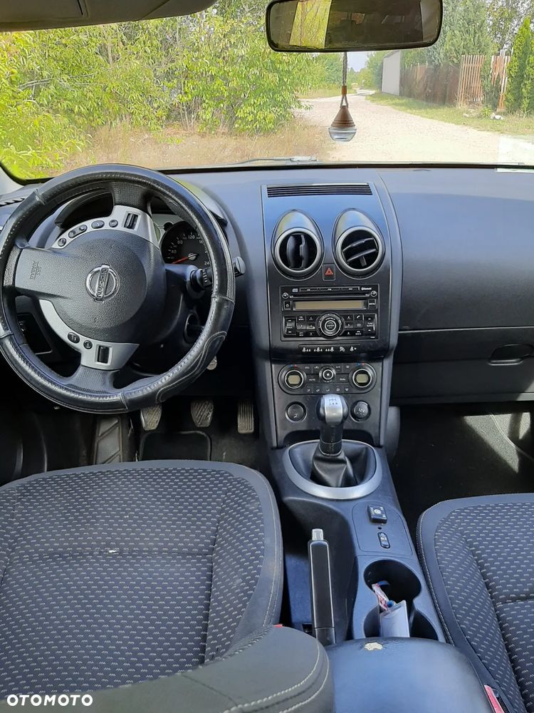 Nissan Qashqai 1.6 visia - 2