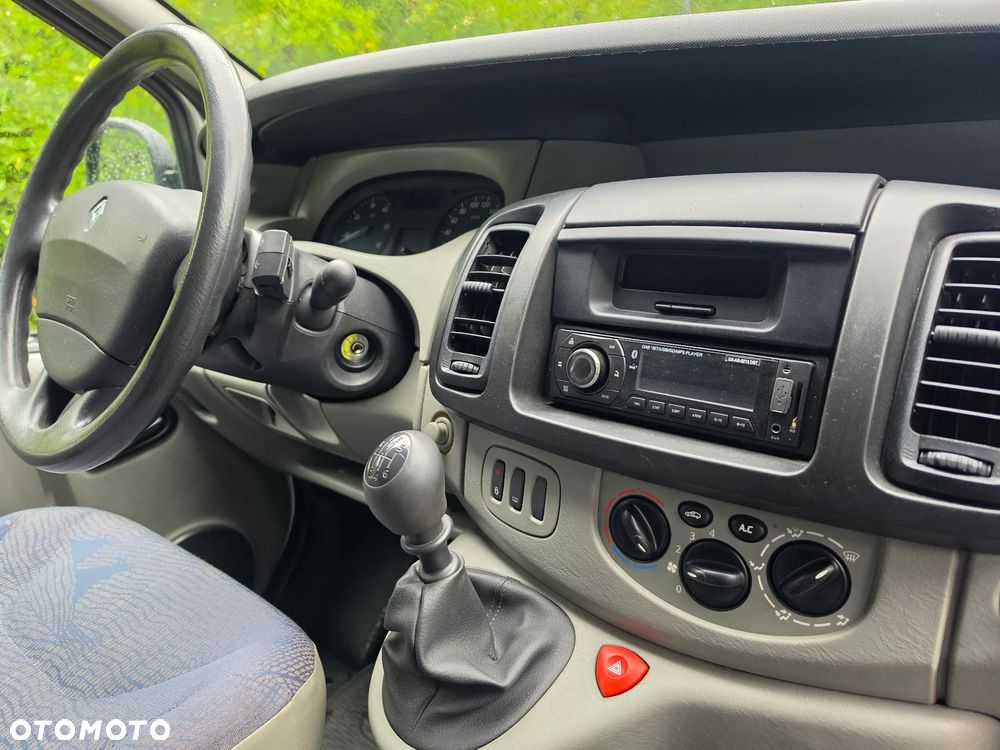 Renault Trafic - 22