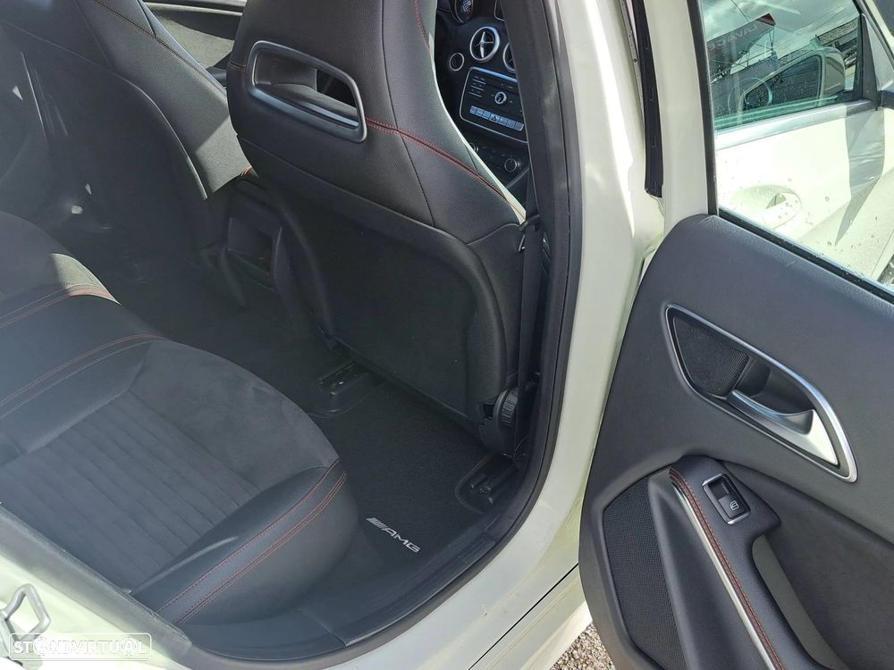 Mercedes-Benz A 180 d AMG Line - 24