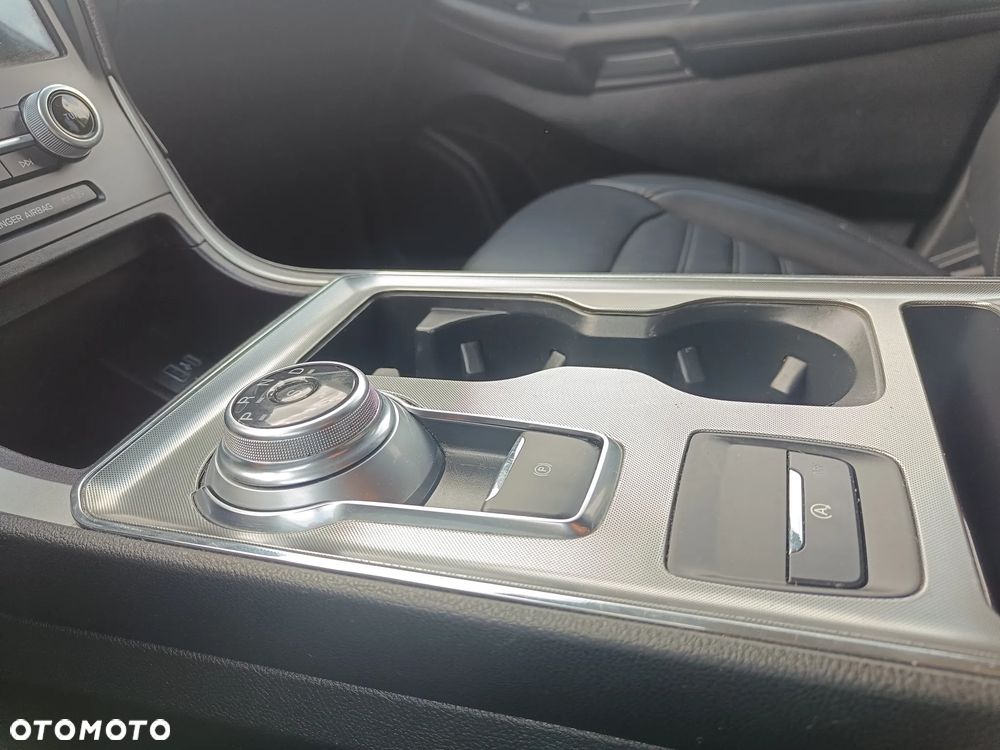 Ford Edge - 10