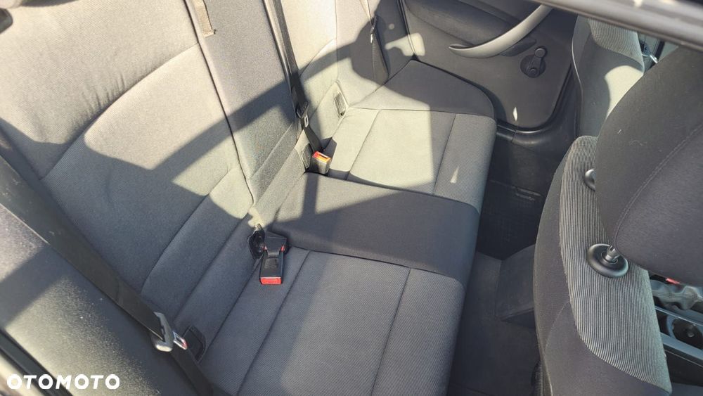 BMW Seria 1 116i - 23