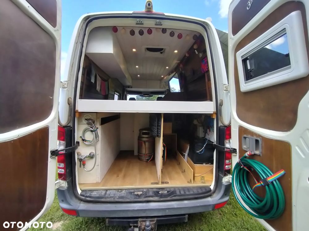 Mercedes-Benz Sprinter - 25