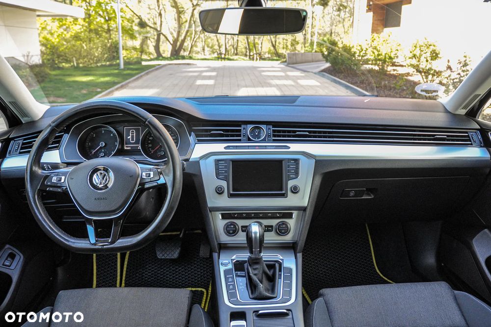 Volkswagen Passat - 10