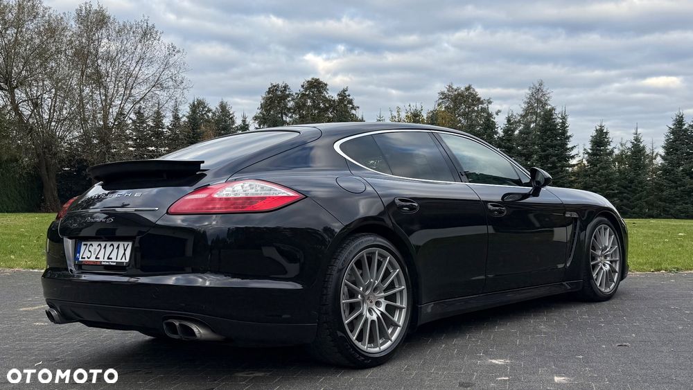 Porsche Panamera 4S - 6