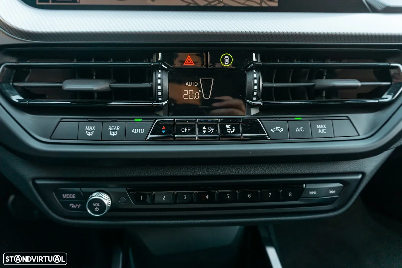 BMW 116 d Pack Desportivo M Auto - 27