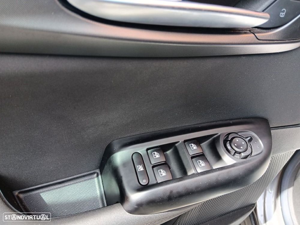 Alfa Romeo Tonale 1.3 Plug-In Hybrid Sprint e-AWD — fotografia 13