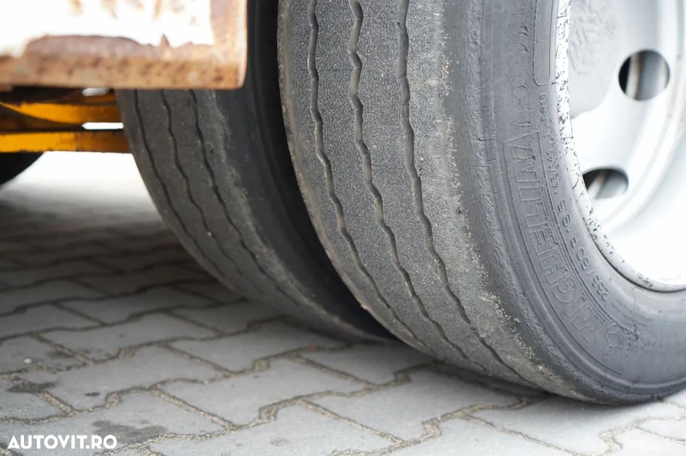 Castera REMORCA AUTO AMC CASTERA / ÎNCĂRCĂTOR JOS / 13,1 M / GAMĂ HIDRAULICĂ / AXĂ DE DIRECȚIE / TROLIU - 24