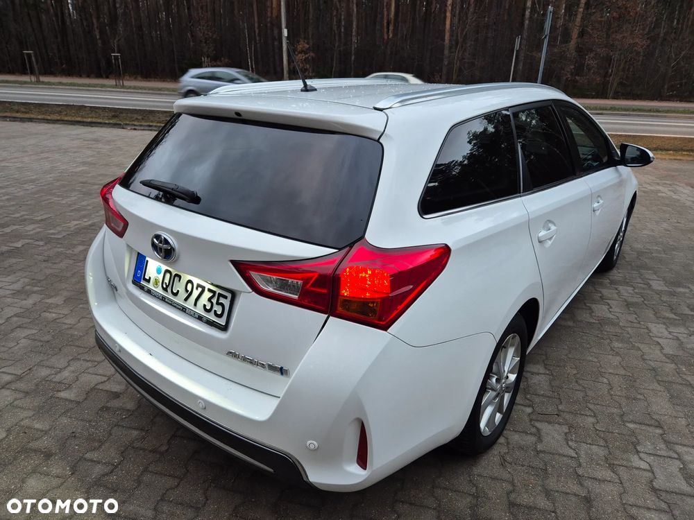 Toyota Auris 1.8 HSD Luna - 19