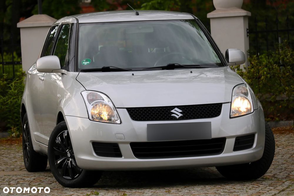 Suzuki Swift 1.3 Sunlight Edition - 1