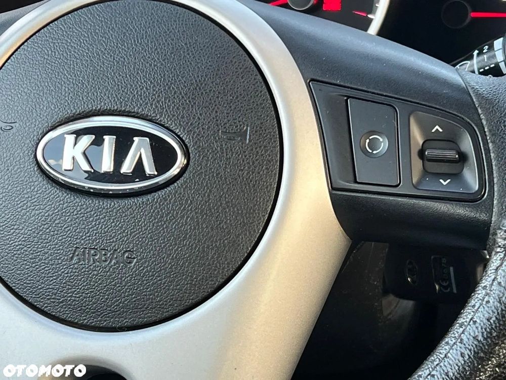 Kia Venga - 17