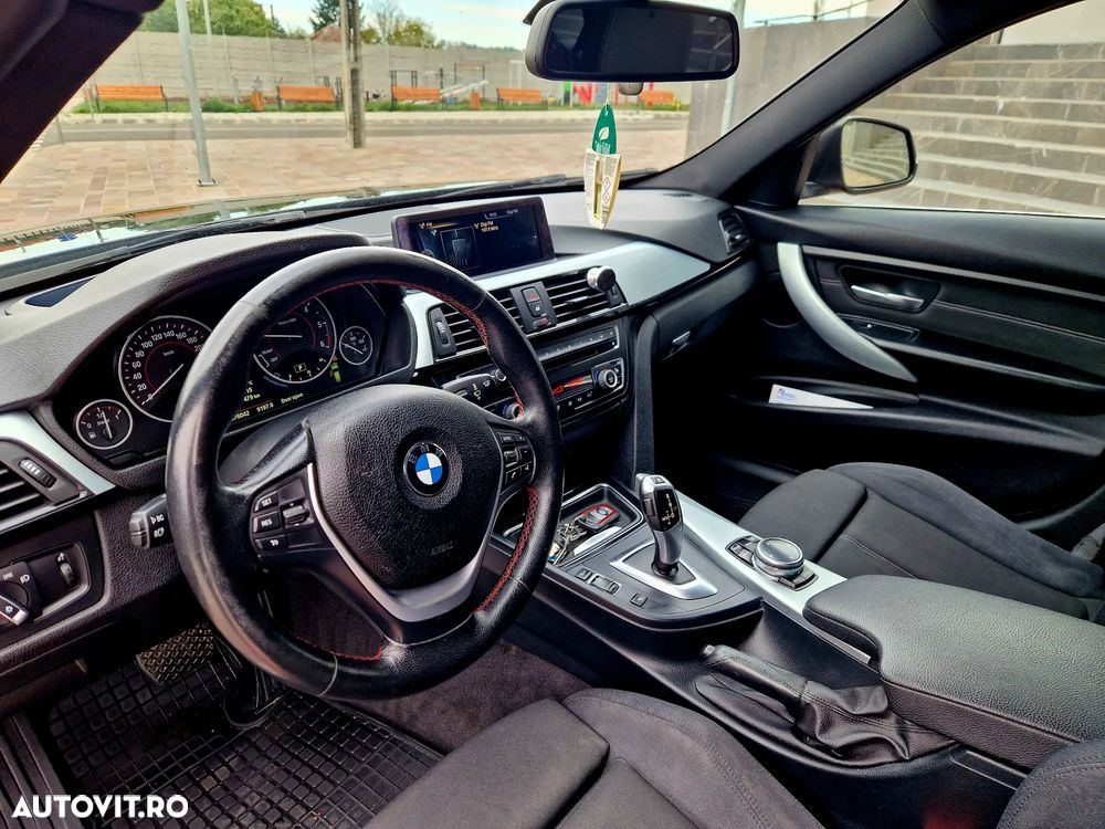 BMW Seria 3 320d DPF Touring Aut. Edition Sport - 11