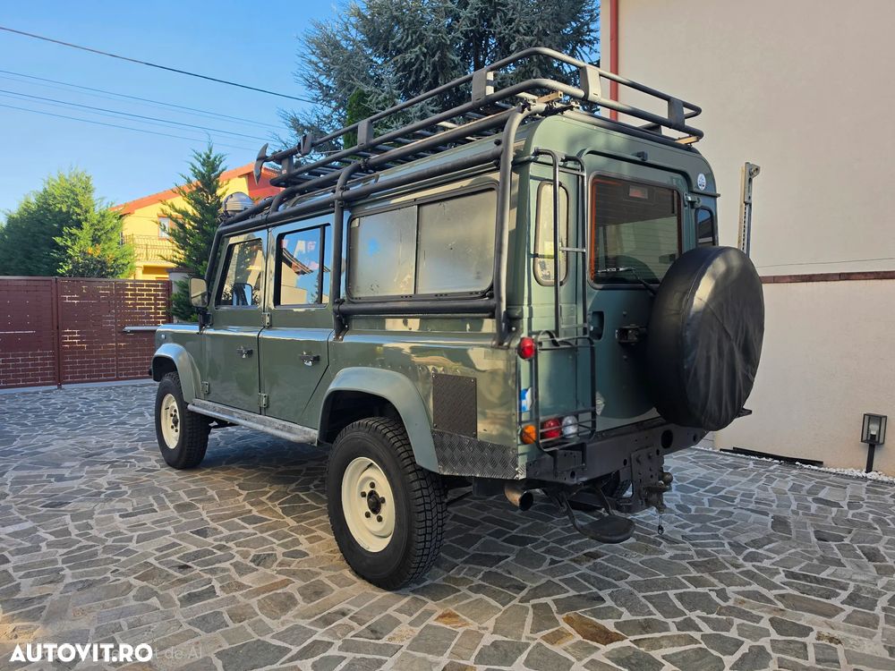 Land Rover Defender 110 S/W - 4