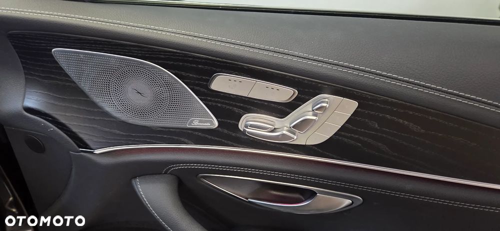Mercedes-Benz CLS 300 d 4-Matic AMG - 8