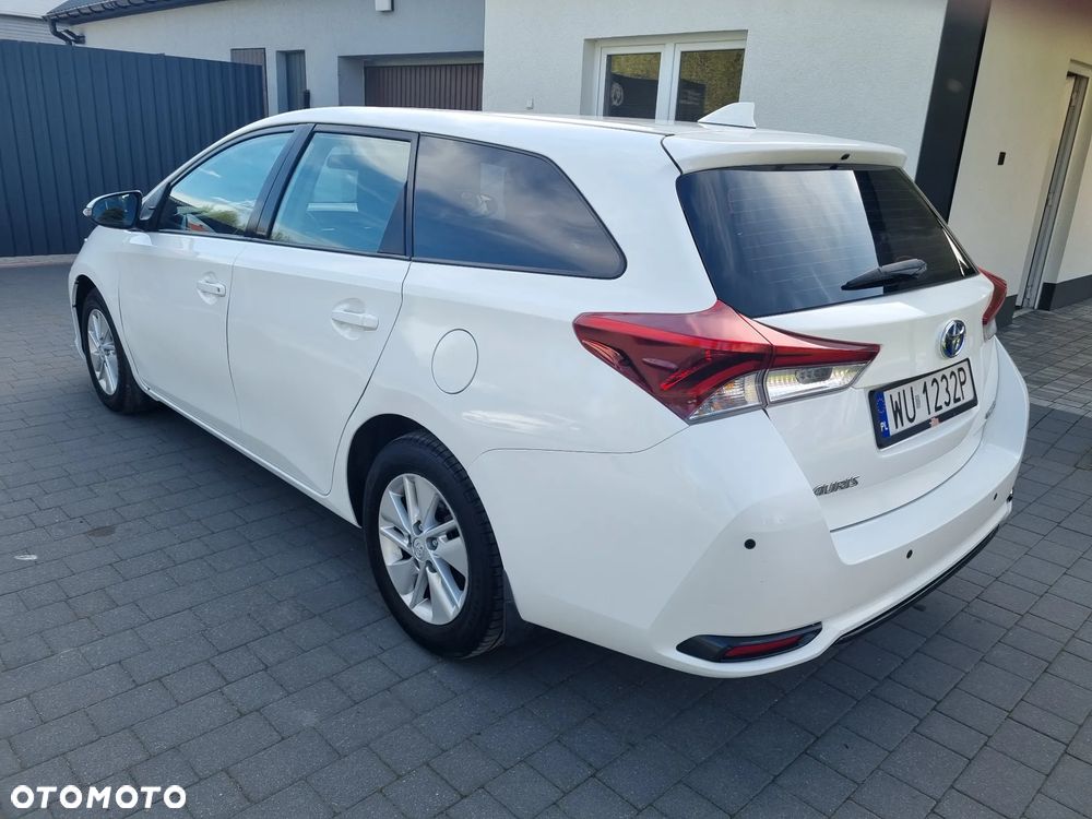 Toyota Auris Hybrid 135 Active - 3