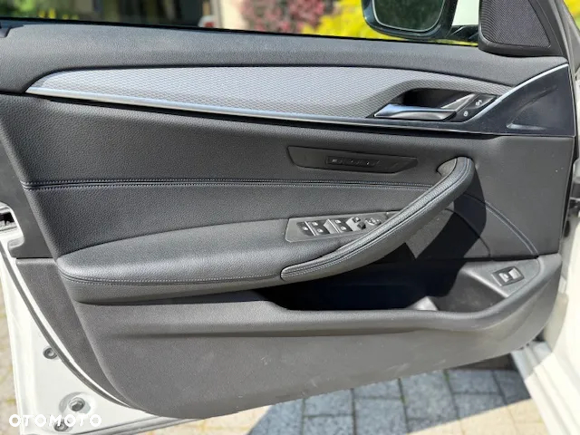 BMW Seria 5 520d M Sport - 18