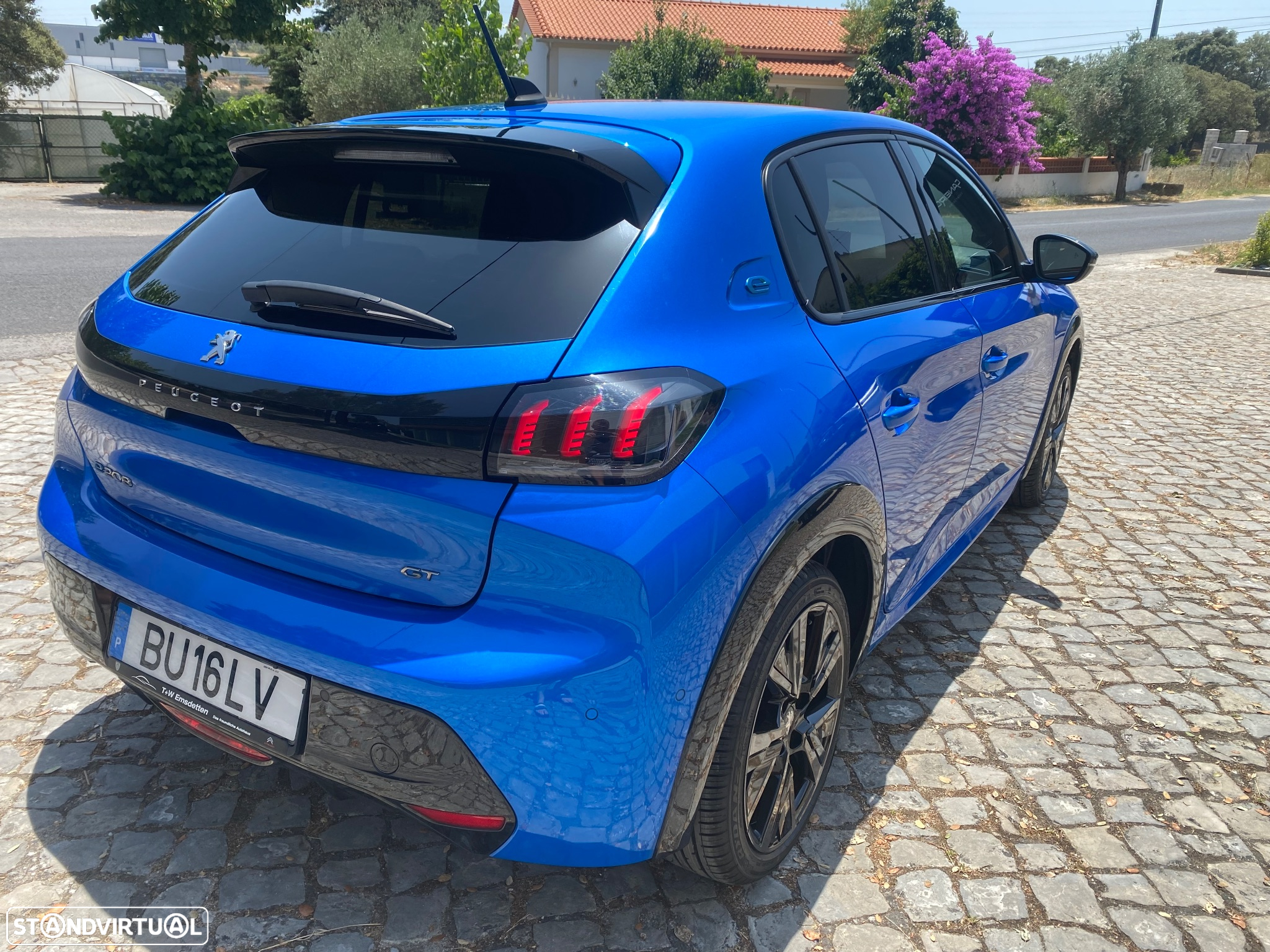 Peugeot e-208 GT - 7