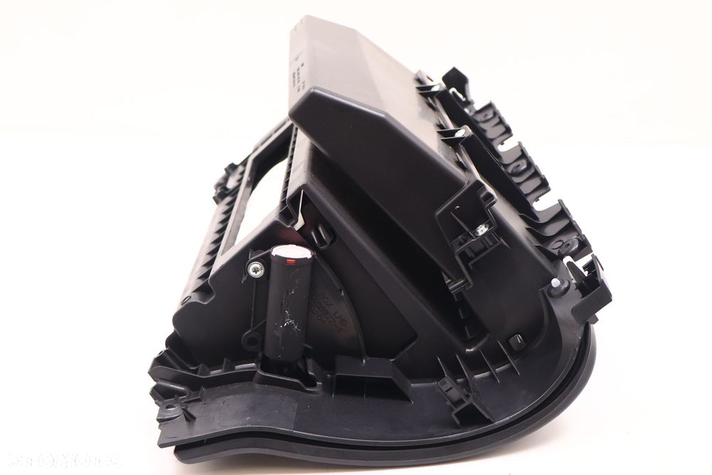 MITSUBISHI ECLIPSE CROSS SCHOWEK PASAŻERA 8006A602 - 8