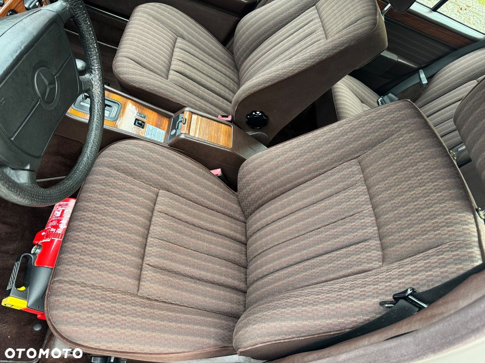 Mercedes-Benz W124 (1984-1993) - 33