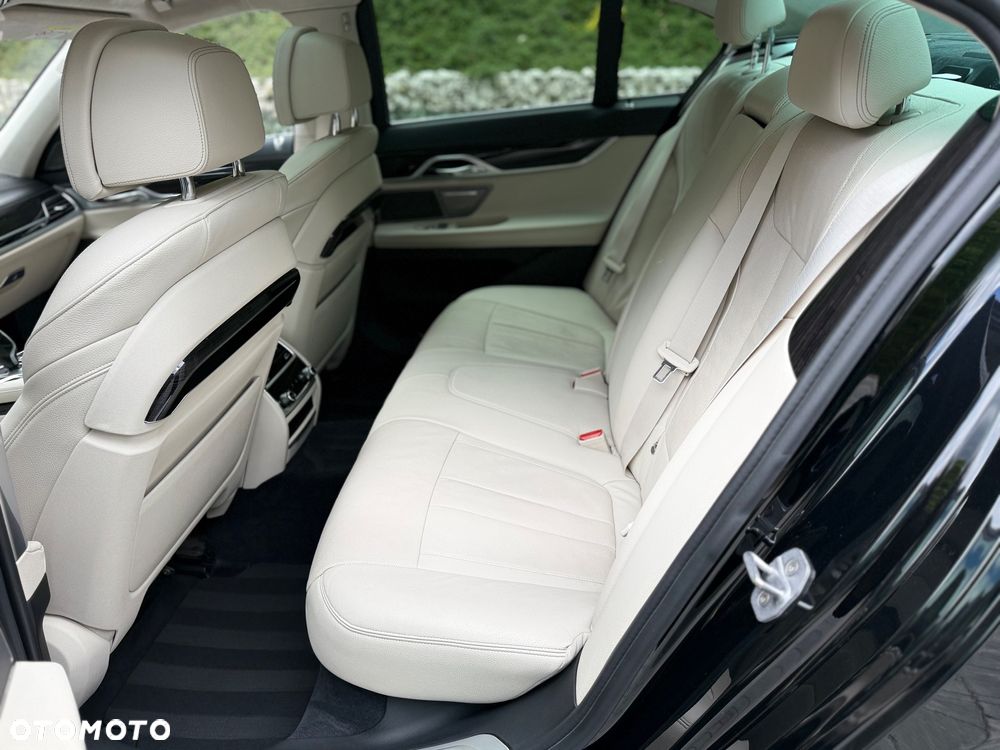 BMW Seria 7 740d xDrive - 8