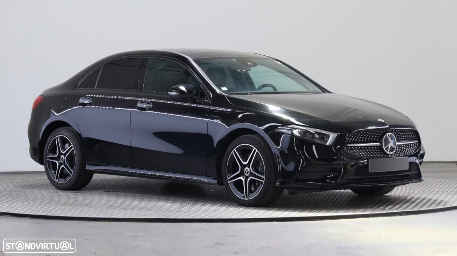 Mercedes-Benz A 250 Limousine e AMG Line - 1