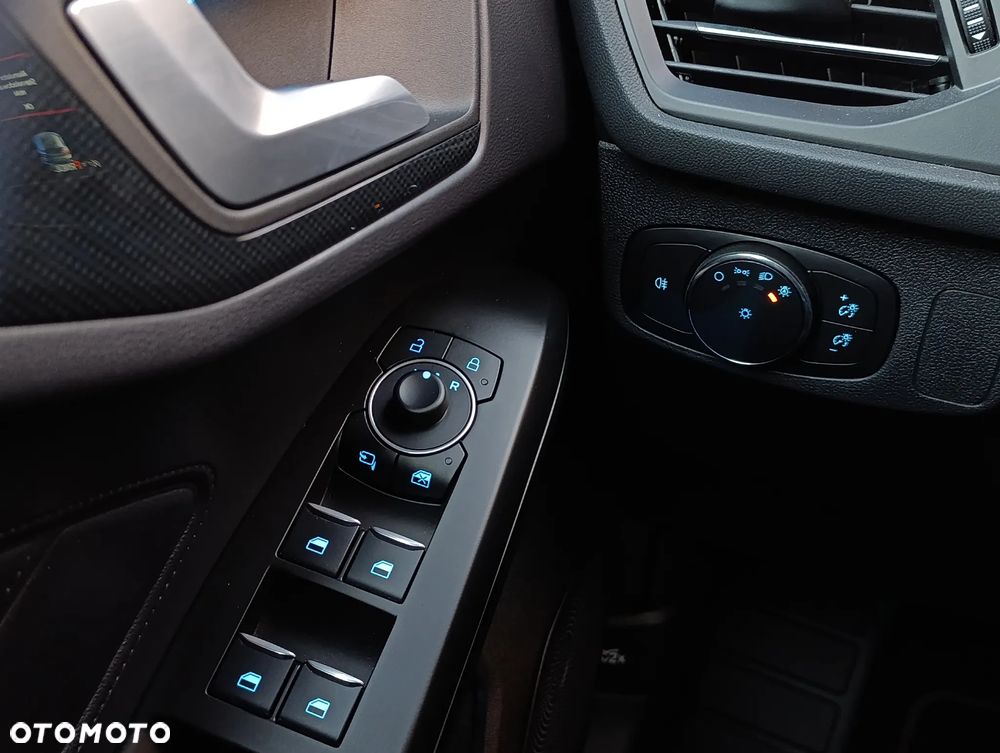 Ford Focus 1.0 EcoBoost mHEV ST-Line X - 19