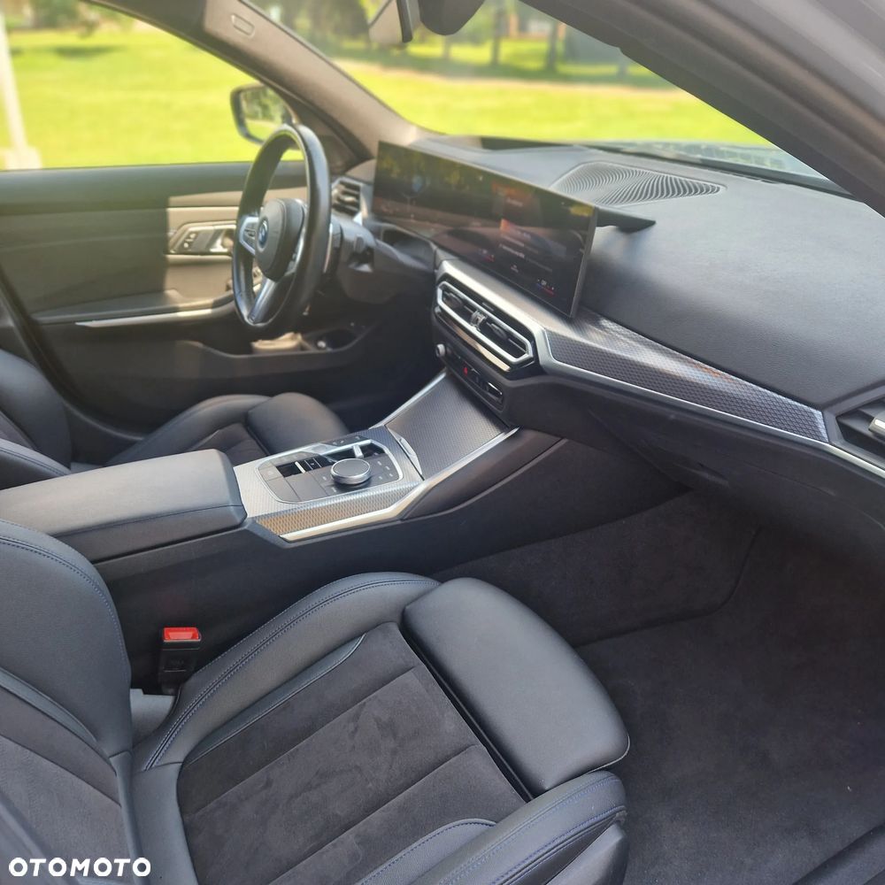 BMW Seria 3 330e xDrive M Sport - 13