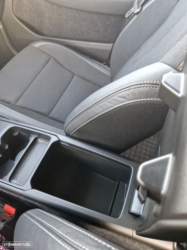 Volvo XC 40 1.5 T3 Momentum Plus - 19